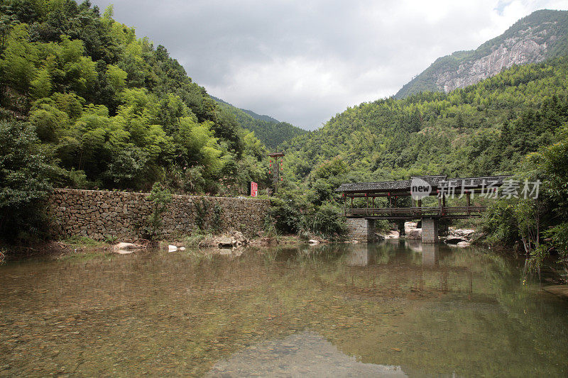 Rainbow Bridge in Dazhang mountain, Wuyuan, Jiangxi, China(江西婺源大鄣山)